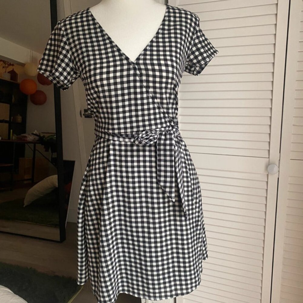 Gingham wrap dress black gingham